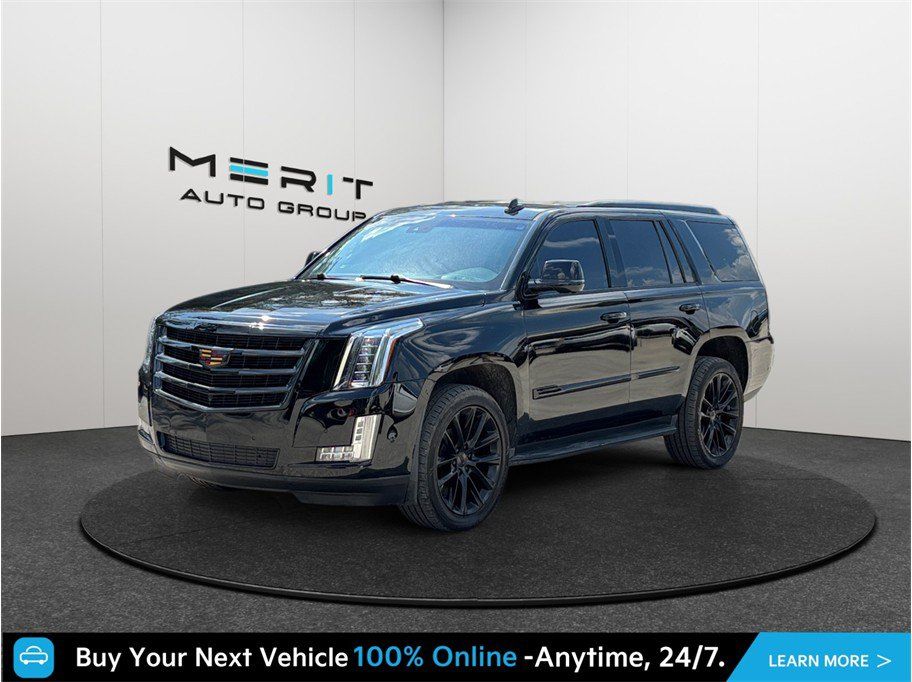 Used 2019 Cadillac Escalade Luxury w/ Escalade Sport Edition AWD/4WD image 4