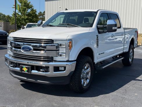 Used 2019 Ford F350 Lariat w/ Lariat Ultimate Package image 4
