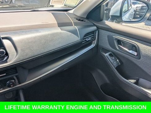 Used 2023 Nissan Rogue SV FWD image 18