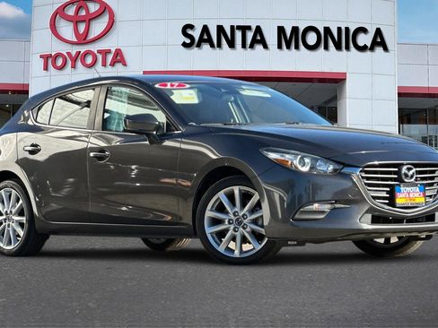 Used 2017 MAZDA MAZDA3 Touring image 1