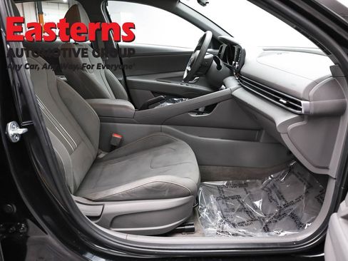 Used 2023 Hyundai Elantra SEL FWD image 24