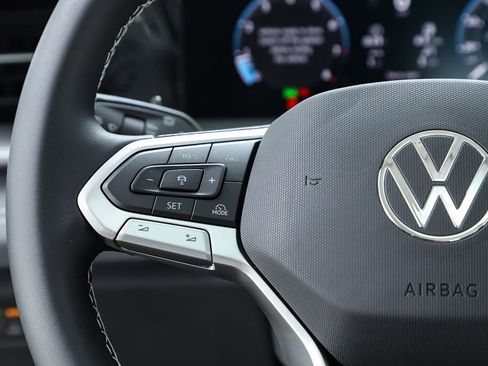 New 2026 Volkswagen Tiguan SE image 60