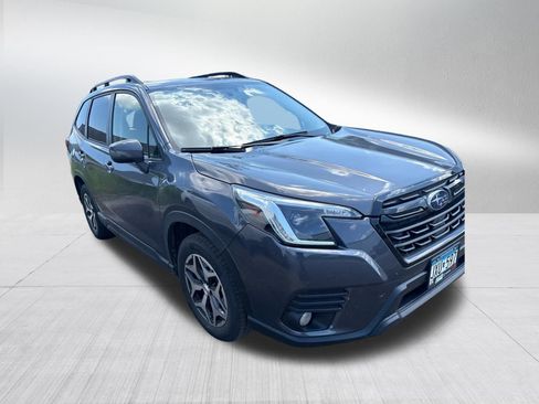 Used 2022 Subaru Forester Premium AWD/4WD image 5