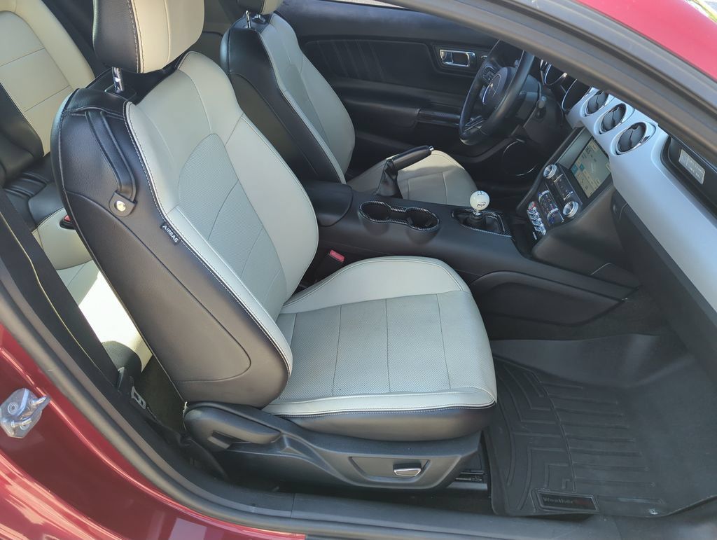 Used 2016 Ford Mustang GT Premium w/ Equipment Group 401A RWD image 28