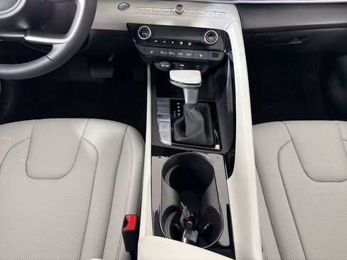 New 2026 Hyundai Elantra Limited FWD image 22