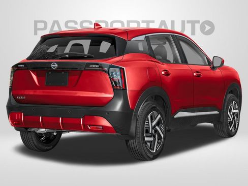 Used 2025 Nissan Kicks SV AWD/4WD image 2
