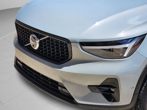 Used 2026 Volvo XC40 B5 Plus w/ Protection Package Premier AWD/4WD image 37