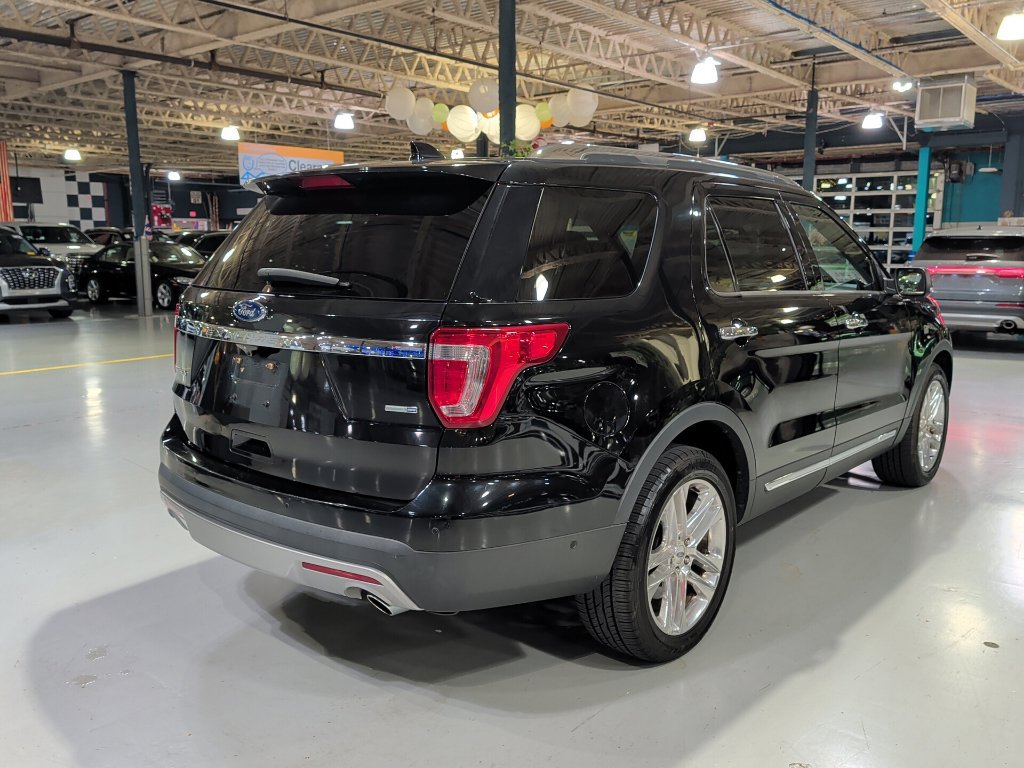 Used 2016 Ford Explorer Limited w/ Equipment Group 301A AWD/4WD image 9