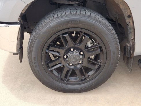 Used 2021 Toyota Tundra SR5 w/ SR5 Upgrade Package RWD image 14