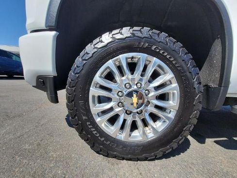Used 2022 Chevrolet Silverado 2500 High Country w/ Z71 Off-Road Package AWD/4WD image 33