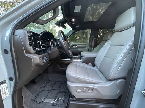 Used 2024 Chevrolet Silverado 1500 RST w/ Convenience Package II RWD image 11