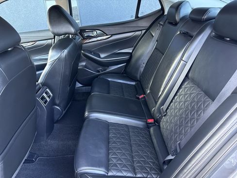 Used 2017 Nissan Maxima Platinum image 6