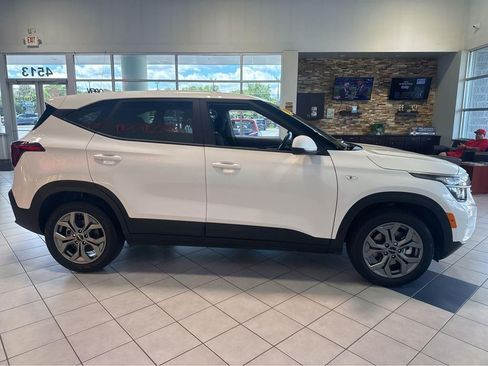 Used 2026 Kia Seltos LX AWD/4WD image 16