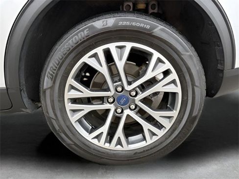 Used 2020 Ford Escape SEL image 8