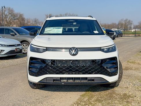 New 2026 Volkswagen Tiguan SE R-Line FWD image 4