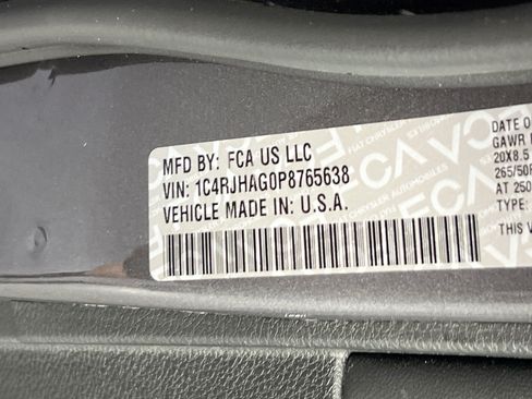 Used 2023 Jeep Grand Cherokee Altitude AWD/4WD image 30
