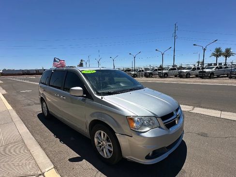 Used 2018 Dodge Grand Caravan SXT FWD image 6
