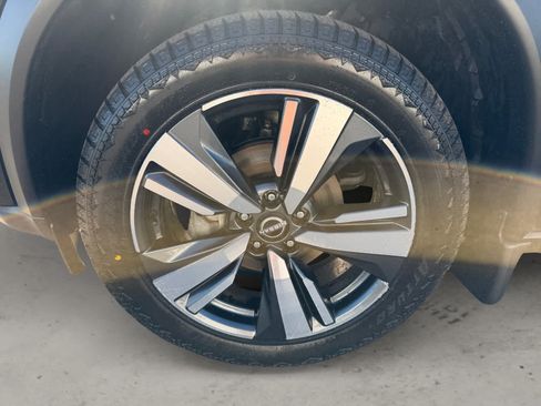 Used 2023 Nissan Rogue SL AWD/4WD image 10