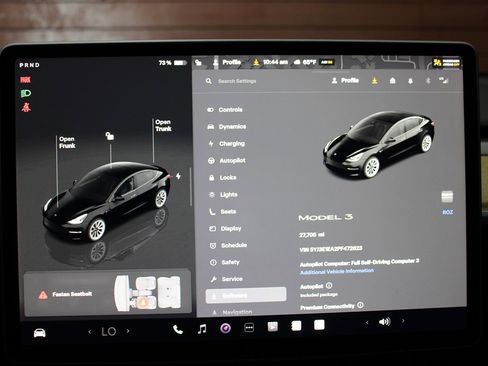 Used 2023 Tesla Model 3 Standard Range image 16