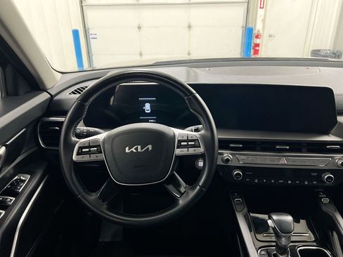 Used 2024 Kia Telluride S image 11