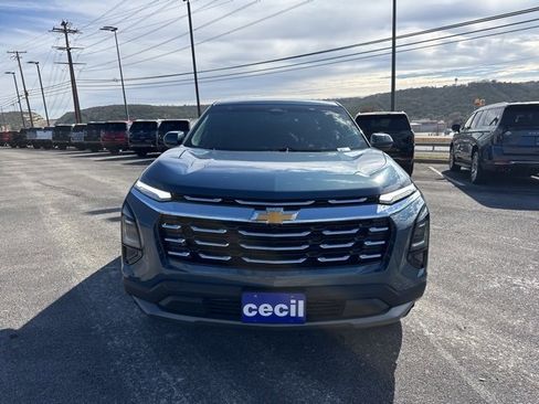 Certified 2025 Chevrolet Equinox LT image 2