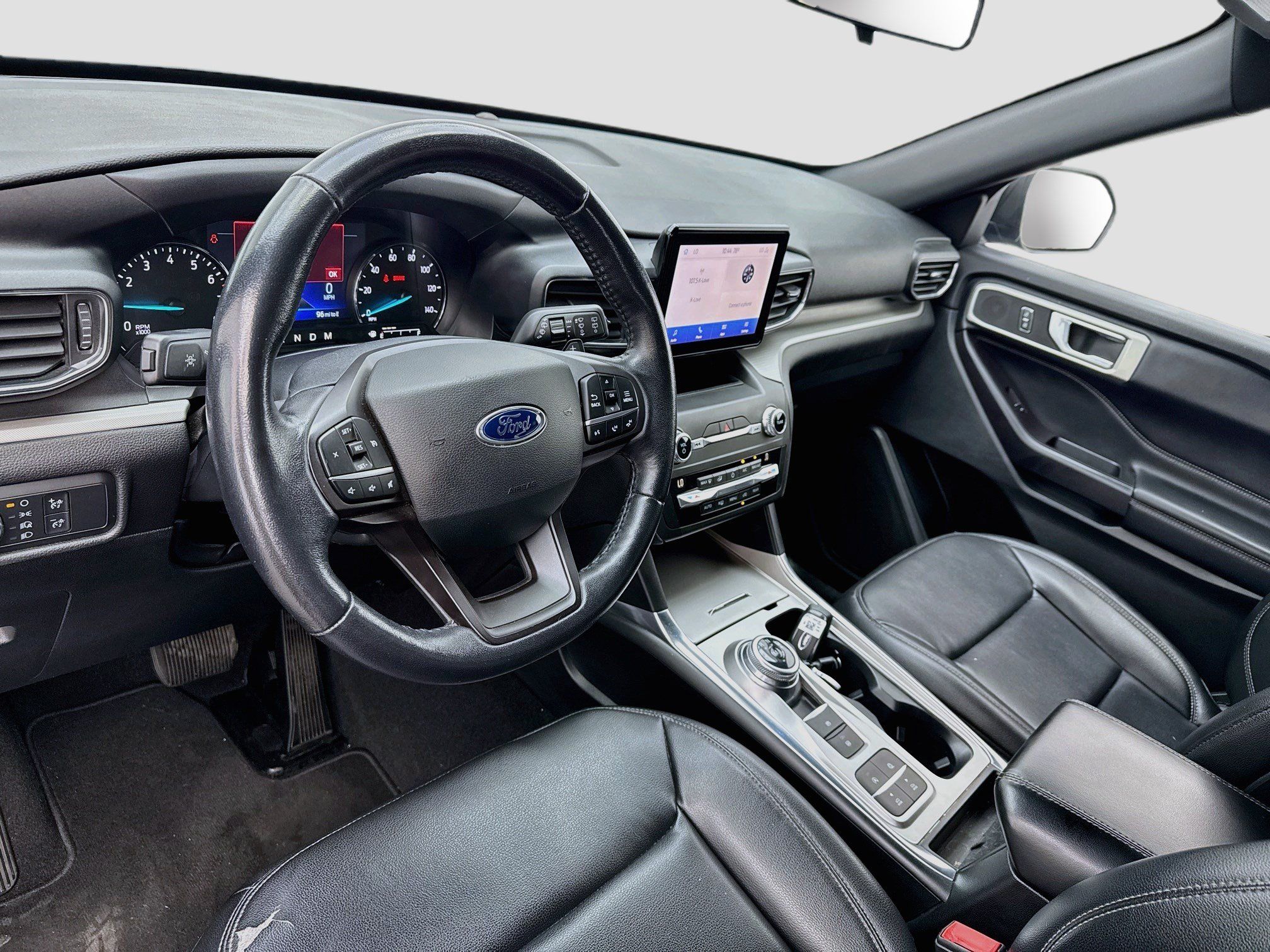 Used 2020 Ford Explorer XLT w/ Equipment Group 202A RWD image 7