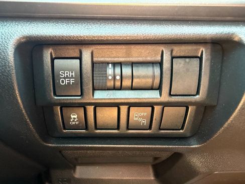Used 2018 Subaru Crosstrek 2.0i Limited AWD/4WD image 31