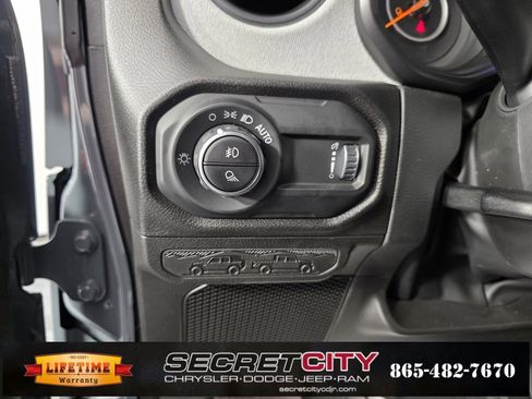 New 2025 Jeep Gladiator Sport image 14