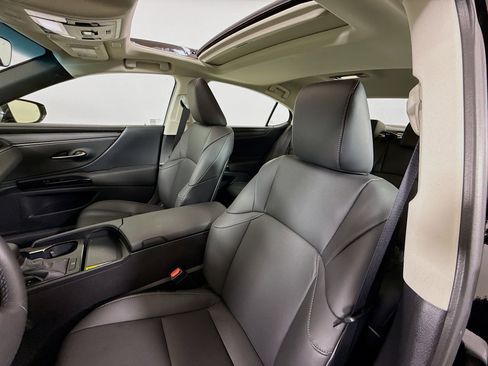 Certified 2025 Lexus ES 350 350 w/ Premium Package image 10