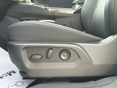 Used 2025 Buick Envision Preferred AWD/4WD image 21