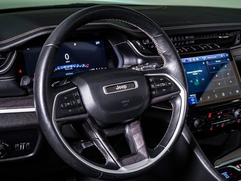 Used 2022 Jeep Grand Cherokee Limited image 20