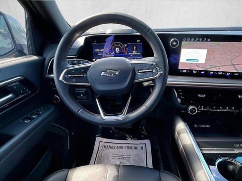 Used 2025 Chevrolet Suburban RST w/ Comfort Package image 7