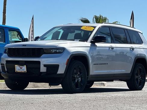 Certified 2023 Jeep Grand Cherokee L Laredo RWD image 12