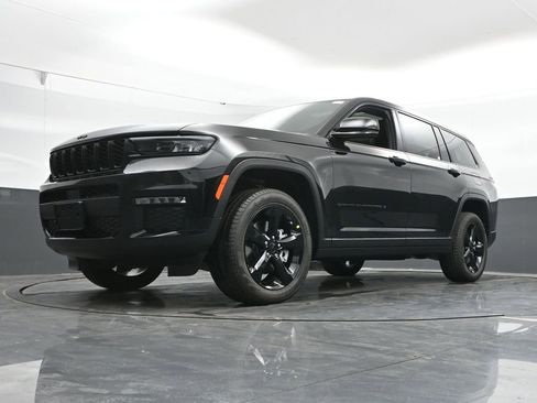 New 2025 Jeep Grand Cherokee L Limited w/ Black Appearance Package image 44