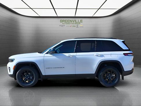 New 2025 Jeep Grand Cherokee Altitude RWD image 2