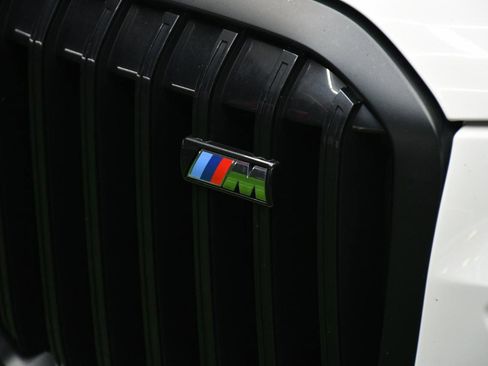 Used 2023 BMW X7 M60i AWD/4WD image 9