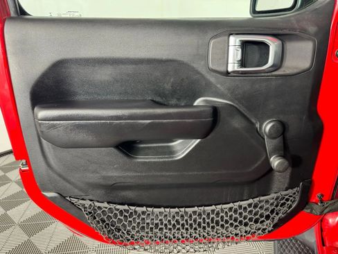 Used 2018 Jeep Wrangler Unlimited Sport image 34