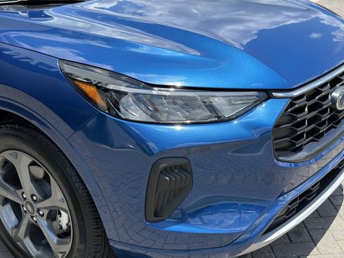 Used 2023 Ford Escape ST-Line w/ Tech Pack #1 FWD image 8