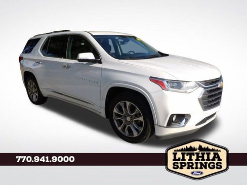 Used 2019 Chevrolet Traverse Premier w/ Driver Confidence II Package FWD image 1