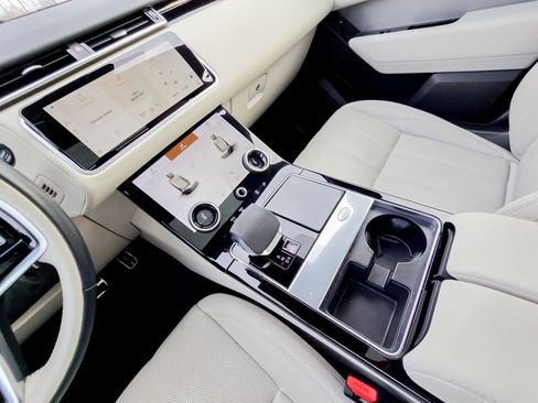 Used 2023 Land Rover Range Rover Velar R-Dynamic S image 12