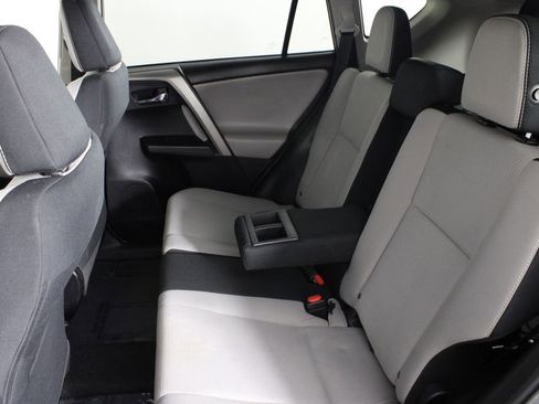 Used 2018 Toyota RAV4 XLE image 18