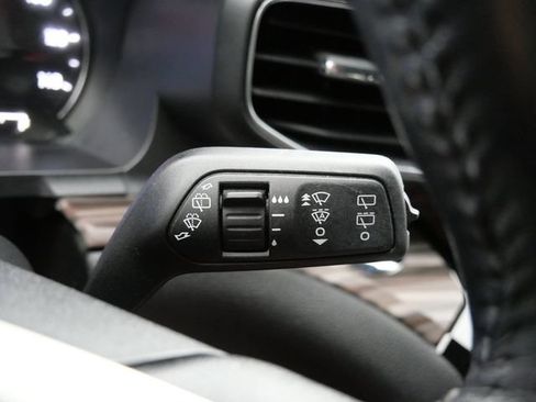 Used 2023 Ford Explorer Limited AWD/4WD image 22