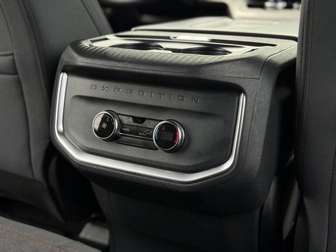 Used 2025 Ford Expedition Active AWD/4WD image 21