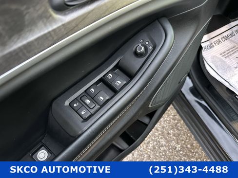 Used 2022 Jeep Grand Cherokee Limited image 22