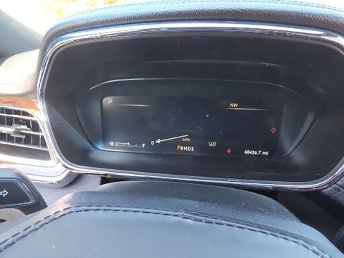 Used 2019 Lincoln Continental Reserve image 3