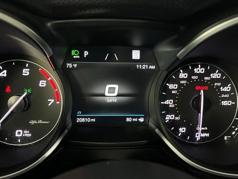 Used 2022 Alfa Romeo Stelvio Veloce image 18