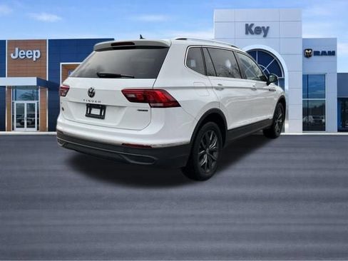 Used 2022 Volkswagen Tiguan SE image 6