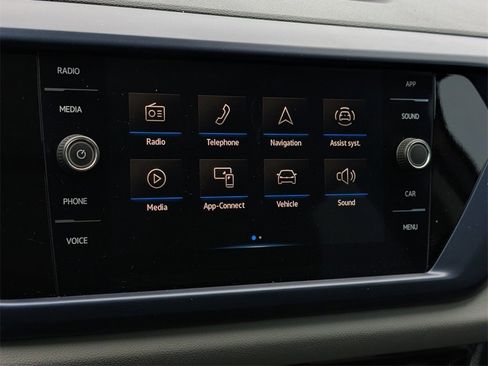 Used 2023 Volkswagen Taos SE w/ Panoramic Sunroof Package image 23