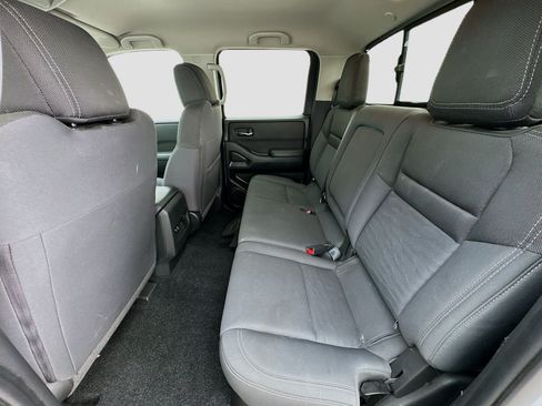 Used 2023 Nissan Frontier SV RWD image 15