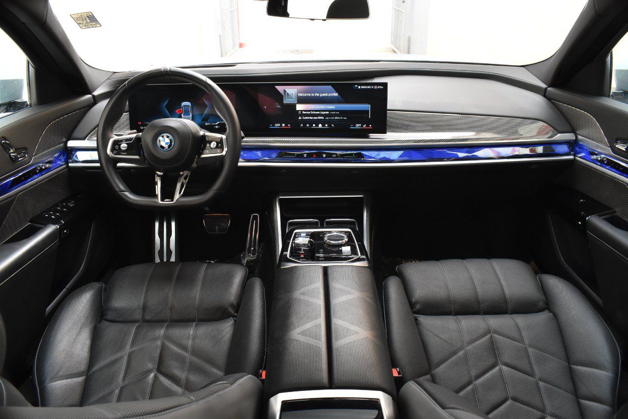 Used 2023 BMW i7 xDrive60 AWD/4WD image 26
